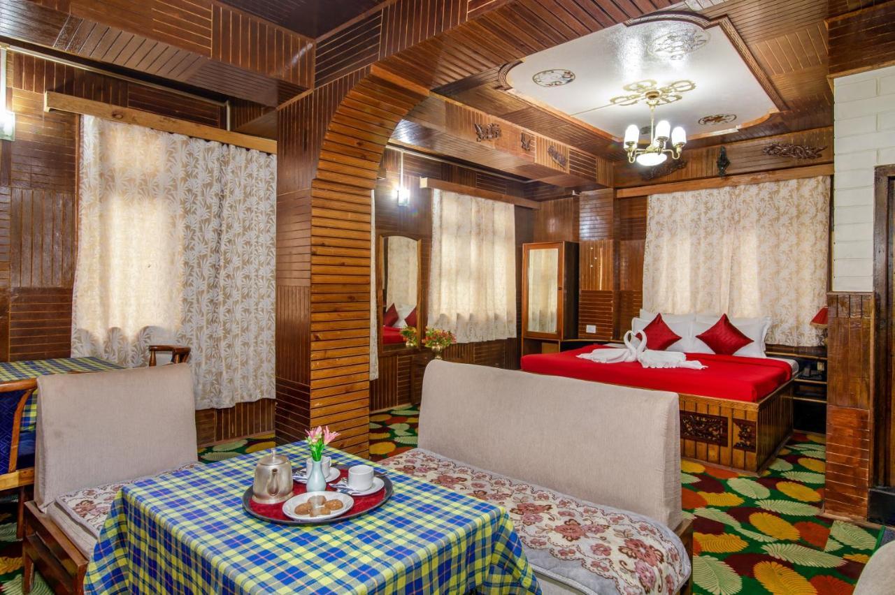 Montis Soyang Premium Heritage Hotel Gangtok Bagian luar foto
