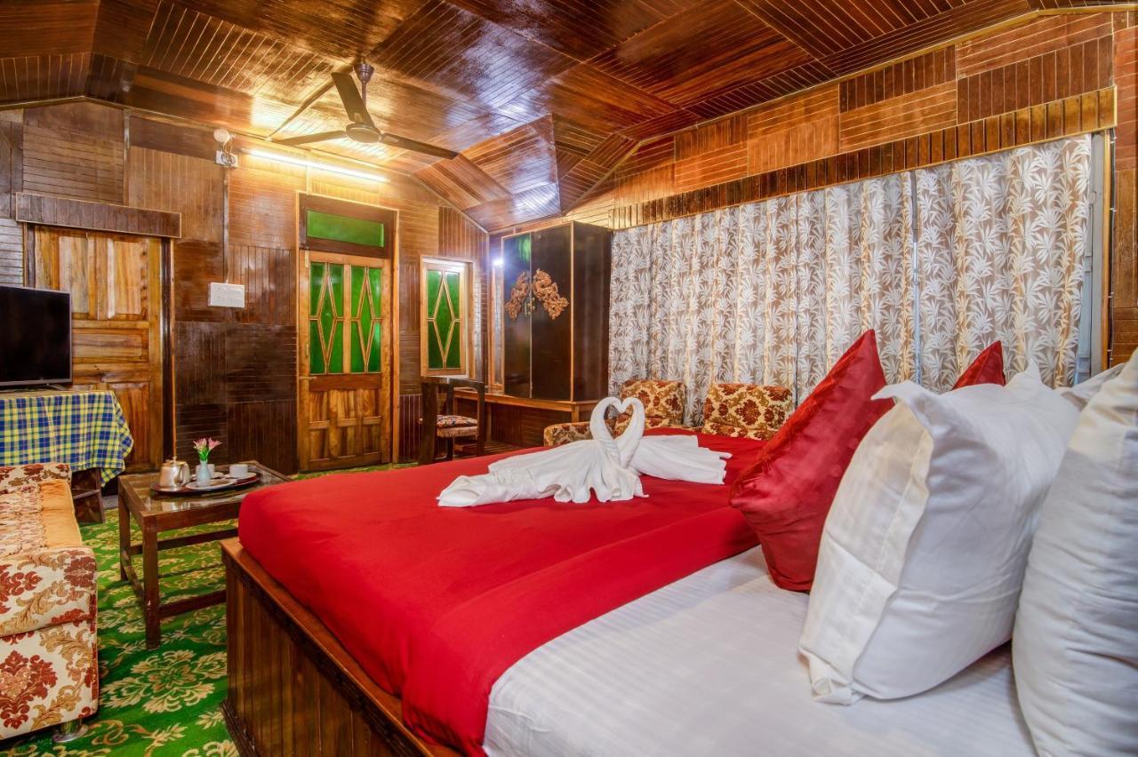 Montis Soyang Premium Heritage Hotel Gangtok Bagian luar foto